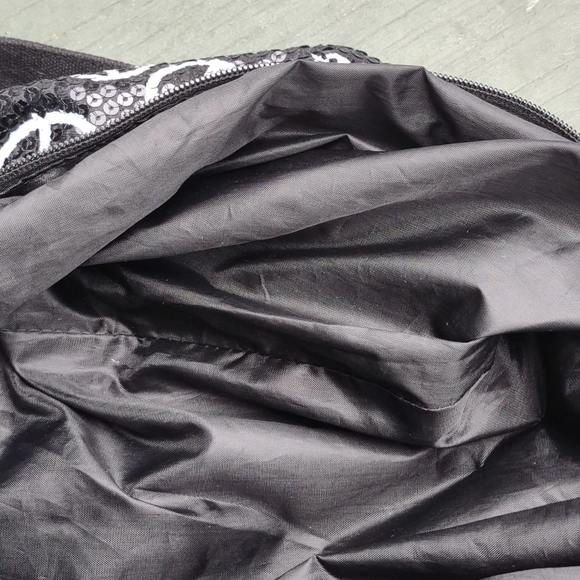 Ladies Black and White Hobo Bag - Picture 6 of 6